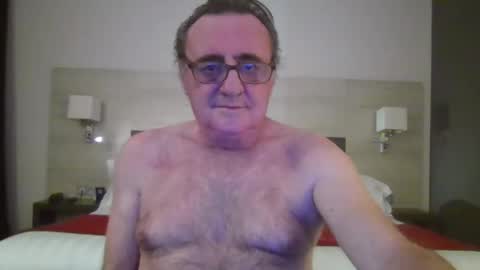 Snapshot of alex_fetishplayer chatting on 01/12/25, 04:40 Alex online show from 01/12/25, 04:40