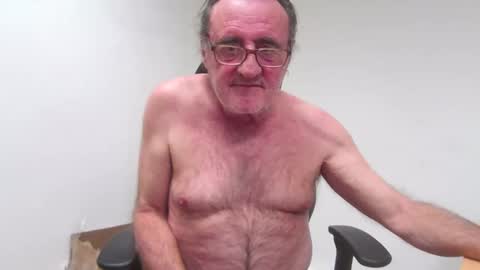 Snapshot of alex_fetishplayer chatting on 01/17/25, 04:04 Alex online show from 01/17/25, 04:04