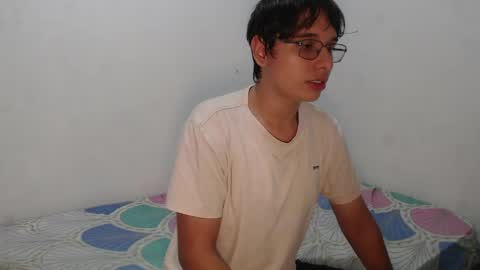 Snapshot of alex_laurentt chatting on 05/16/26, 07:12 Alex Laurentt online show from 05/16/26, 07:12