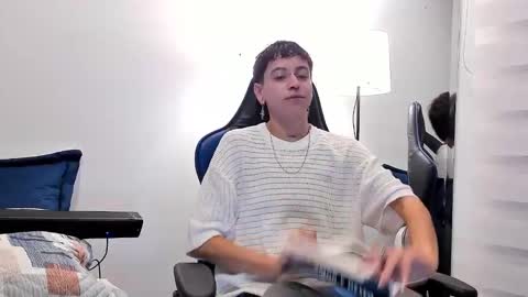 Residente0xxx online show from 02/26/25, 06:58