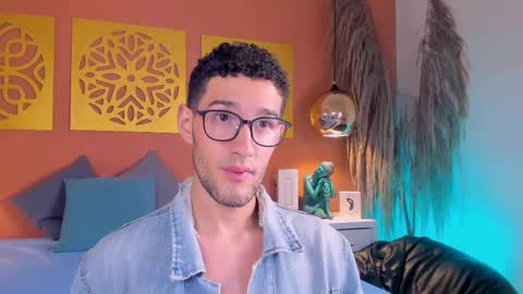 Alex Russo online show from 09/28/25, 03:23