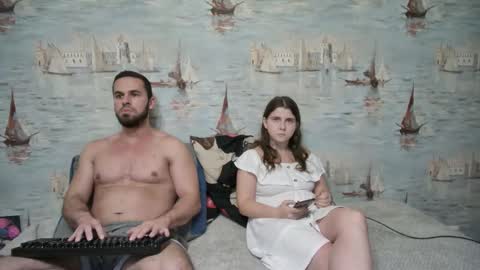 Alex and Sarah online show from 10/03/25, 07:33