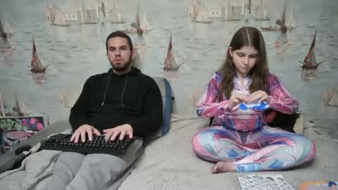 Alex and Sarah online show from 10/11/25, 08:29