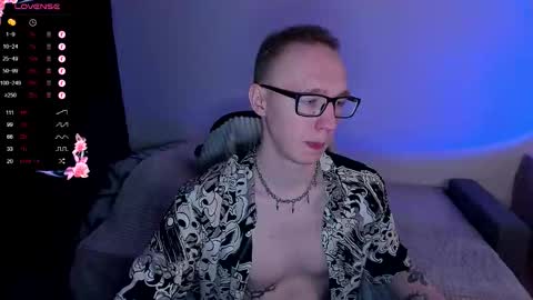 Snapshot of alex_silent chatting on 10/15/25, 01:00 alex_silent online show from 10/15/25, 01:00