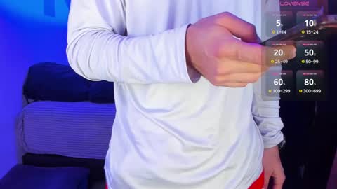 Snapshot of alex_smith0 chatting on 02/19/25, 02:01 online show from 02/19/25, 02:01