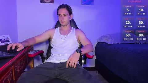 Snapshot of alex_smith0 chatting on 09/27/25, 09:53 online show from 09/27/25, 09:53