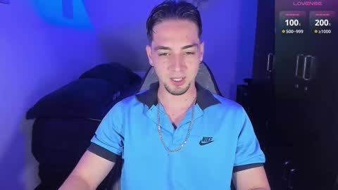 Snapshot of alex_smith0 chatting on 10/08/25, 12:08 online show from 10/08/25, 12:08