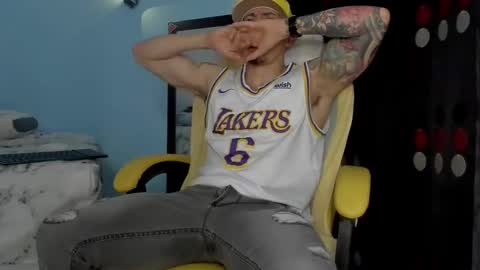 Snapshot of alex_sthorm chatting on 10/31/25, 03:40 alex_sthorm online show from 10/31/25, 03:40