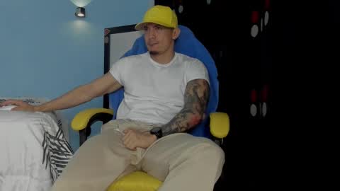 Snapshot of alex_sthorm chatting on 11/14/25, 04:00 alex_sthorm online show from 11/14/25, 04:00