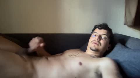 Snapshot of alex_va98 chatting on 03/08/25, 09:28 Alex-Va online show from 03/08/25, 09:28