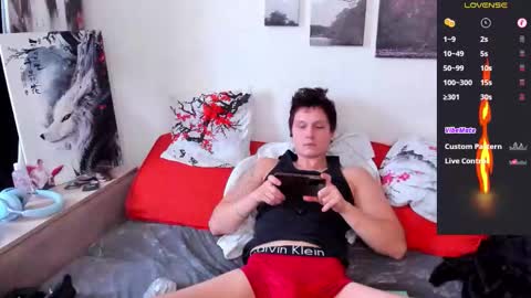 Snapshot of alex_wandhot chatting on 10/25/25, 05:48 Alex WandHot online show from 10/25/25, 05:48