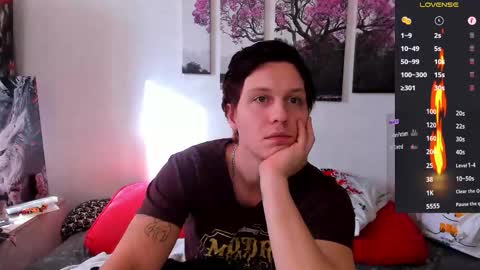 Snapshot of alex_wandhot chatting on 10/28/25, 07:56 Alex WandHot online show from 10/28/25, 07:56