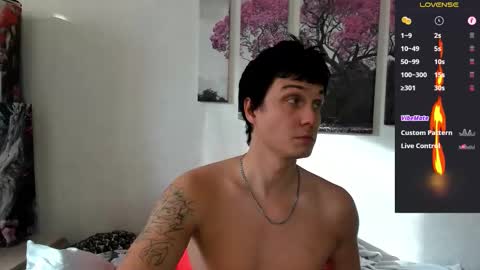 Snapshot of alex_wandhot chatting on 10/30/25, 08:27 Alex WandHot online show from 10/30/25, 08:27