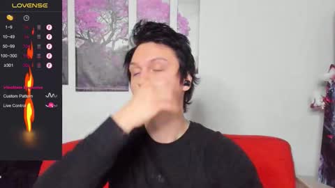 Snapshot of alex_wandhot chatting on 12/14/25, 04:18 Alex WandHot online show from 12/14/25, 04:18