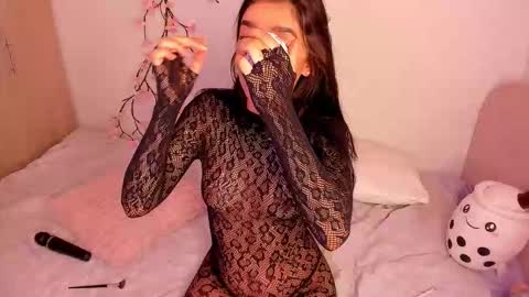 Snapshot of alexa_6908 chatting on 11/23/25, 09:03 alexa online show from 11/23/25, 09:03