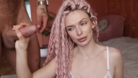 Alexa and Alex  online show from 05/19/26, 07:15