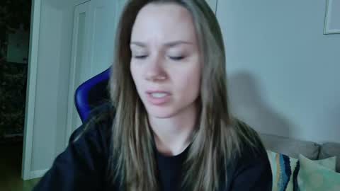 Snapshot of alexa_feels chatting on 05/17/26, 04:47 Little Duck homie online show from 05/17/26, 04:47