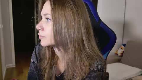 Snapshot of alexa_feels chatting on 05/24/26, 04:45 Little Duck homie online show from 05/24/26, 04:45
