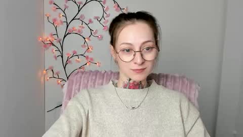 Snapshot of alexa_kittie chatting on 04/19/26, 11:31 Alexa online show from 04/19/26, 11:31