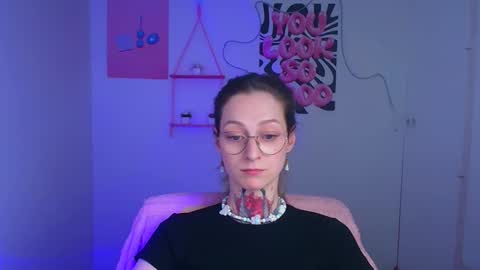 Snapshot of alexa_kittie chatting on 04/20/26, 11:46 Alexa online show from 04/20/26, 11:46