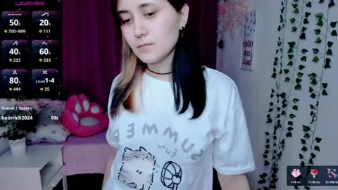 Snapshot of alexa_lexi chatting on 05/19/26, 10:43 alexa_lexi online show from 05/19/26, 10:43