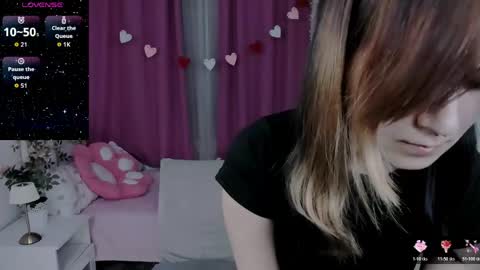 Snapshot of alexa_lexi chatting on 05/26/26, 10:44 alexa_lexi online show from 05/26/26, 10:44