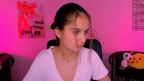 Snapshot of alexa_night_ chatting on 11/21/25, 02:05 alexa_night_ online show from 11/21/25, 02:05