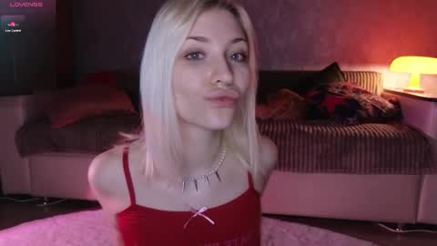 Snapshot of alexa_novak chatting on 11/28/25, 03:42 Alexa online show from 11/28/25, 03:42