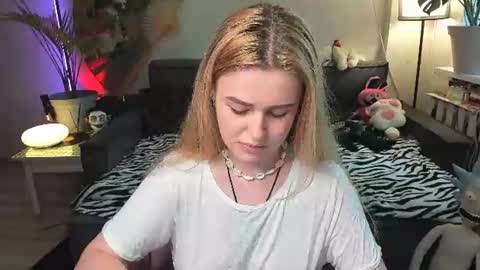 Snapshot of alexa_pirs chatting on 06/17/26, 04:08 alexa_pirs online show from 06/17/26, 04:08