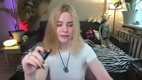 Snapshot of alexa_pirs chatting on 06/18/26, 11:03 alexa_pirs online show from 06/18/26, 11:03