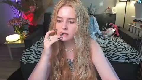 alexa_pirs online show from 07/10/26, 02:52