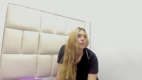 Snapshot of alexa_prada chatting on 07/15/26, 03:17 alexa_prada online show from 07/15/26, 03:17