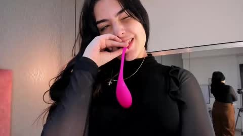 Alexa Thaylor online show from 11/24/25, 01:55