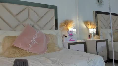 alexa_tobar online show from 09/10/25, 11:16