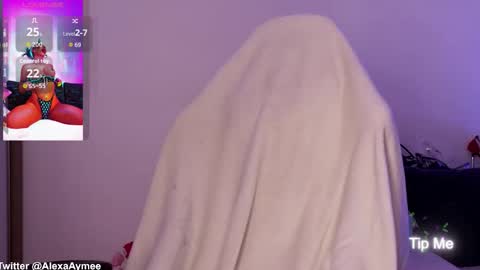 Snapshot of alexaaimee chatting on 09/17/25, 10:11 Alexa online show from 09/17/25, 10:11