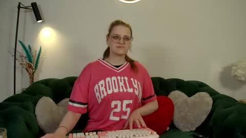 Snapshot of alexaavery chatting on 05/16/26, 06:32 AlexaAvery online show from 05/16/26, 06:32