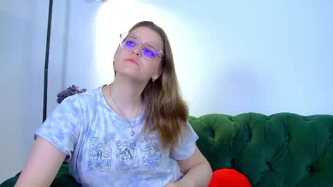 Snapshot of alexaavery chatting on 06/13/26, 06:44 AlexaAvery online show from 06/13/26, 06:44
