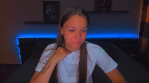 Snapshot of alexabarkley chatting on 06/10/26, 12:55 angel online show from 06/10/26, 12:55
