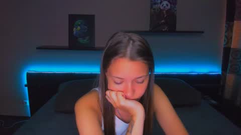 Snapshot of alexabarkley chatting on 06/11/26, 02:53 angel online show from 06/11/26, 02:53