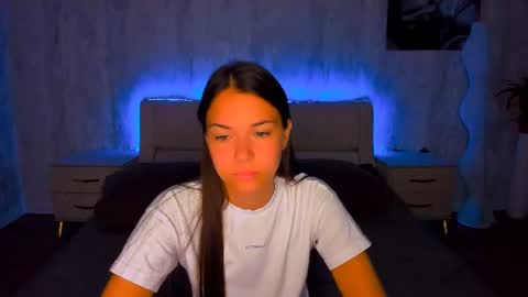 Snapshot of alexabarkley chatting on 07/06/26, 12:07 angel online show from 07/06/26, 12:07