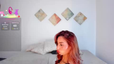 Snapshot of alexalovecastle1 chatting on 11/21/25, 05:17 Alexandra Castillo online show from 11/21/25, 05:17