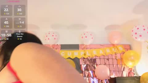 Snapshot of alexamadisson chatting on 11/21/25, 12:43 Alexa online show from 11/21/25, 12:43