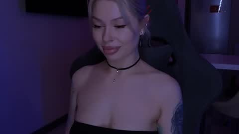 Alexa Mason online show from 11/04/25, 02:10