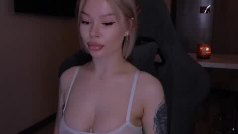 Alexa Mason online show from 11/20/25, 02:23