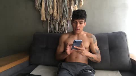 Alex  Dani online show from 09/22/25, 06:32