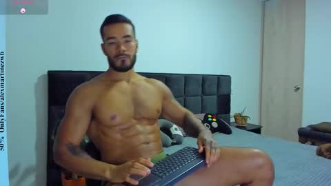 Onlyfansalexmartinezwb  Instagram alexwbmartinez  Twitter martinezcb937 online show from 02/17/26, 12:18