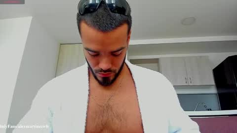 Snapshot of alexander_martines chatting on 04/27/26, 06:06 Onlyfansalexmartinezwb Instagram alexwbmartinez Twitter martinezcb937 online show from 04/27/26, 06:06