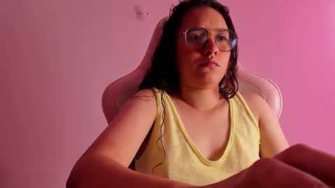 Snapshot of alexandra_clauss chatting on 11/20/25, 04:40 alexandra clauss online show from 11/20/25, 04:40