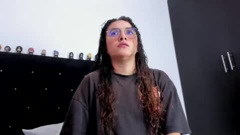 alexandra clauss online show from 03/19/26, 04:33