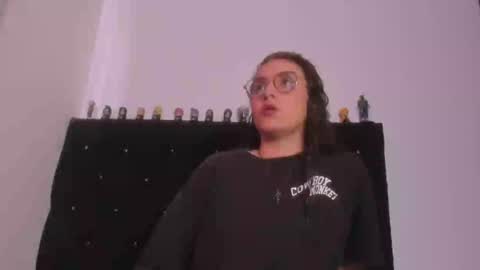 alexandra clauss online show from 06/23/26, 07:45